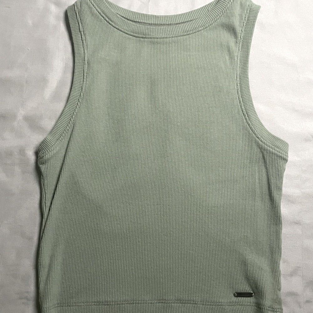 Hollister tank top, very soft!